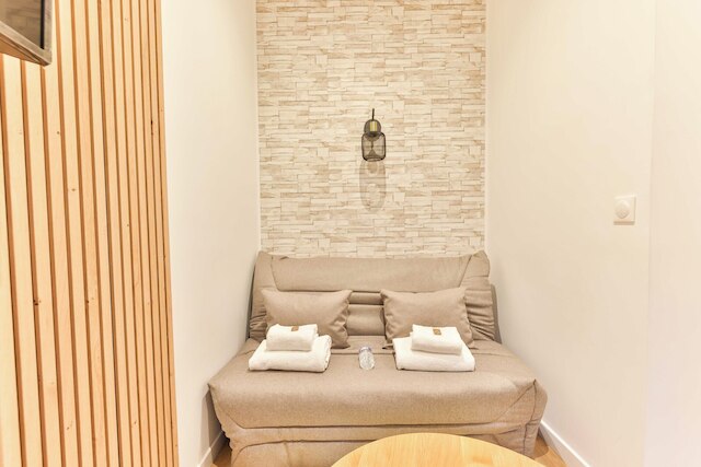 コージー スタジオ イン ザ ハート オブ ザ 9th アロンディスモン