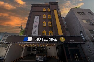 Hotel Nine