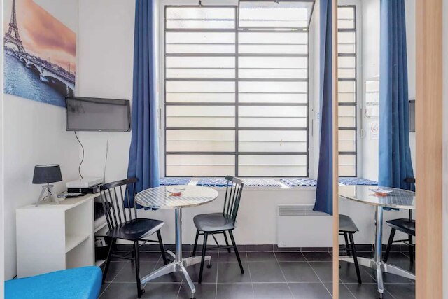 オーセンティック スタジオ - 2P - ガール ド レスト