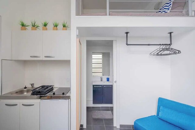 オーセンティック スタジオ - 2P - ガール ド レスト