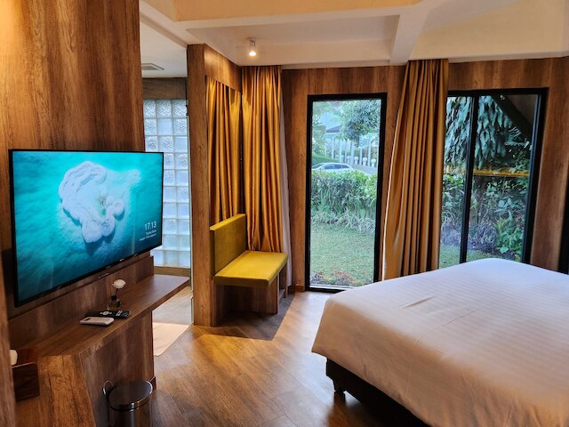 ヴィラ 4 ベッドルーム クラブ ブンガ No. 4 バトゥ マラン