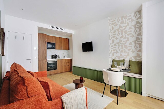 モダン スタジオ フォー 2 ピープル