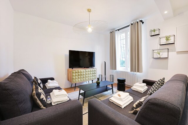 プライベート テラス アパートメント -1ベッドルーム/ 6p-サクレ・クール