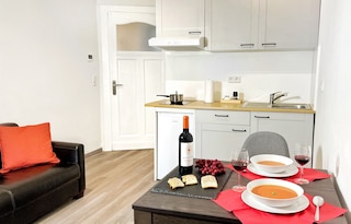 アパートメント イン グーター ラーゲ ツァー インネンシュタット