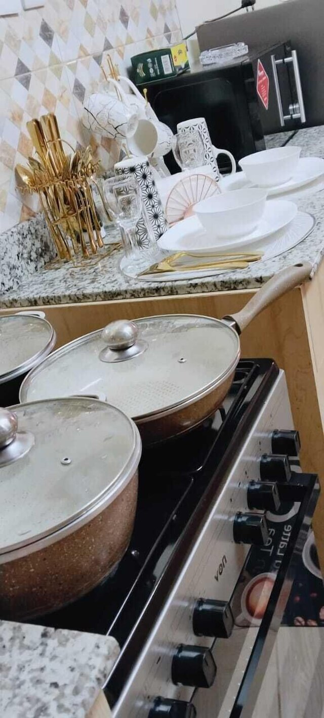 ラックス スイーツ キャピタル ハイツ アパートメンツ