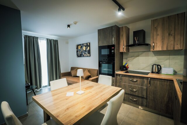 スティル リトリート