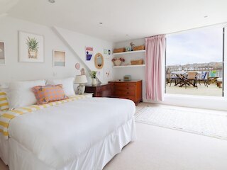 サニー ルーフテラス バロンズコート スリープス 4-6