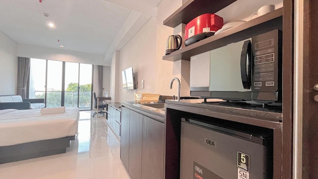 ビューティフリー デザインド スタジオ (ノー キッチン) アパートメント アット スケールズ レジデンス ヌサドゥア バリ