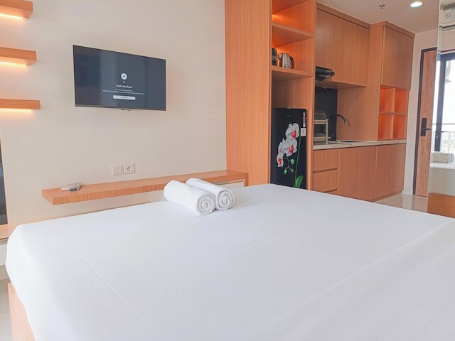 モダン アンド グッド スタジオ アット デルフト チプトラ マカッサル アパートメント