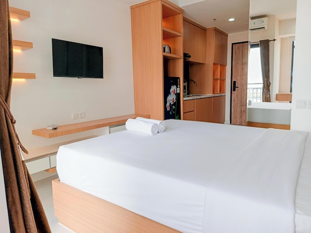 モダン アンド グッド スタジオ アット デルフト チプトラ マカッサル アパートメント