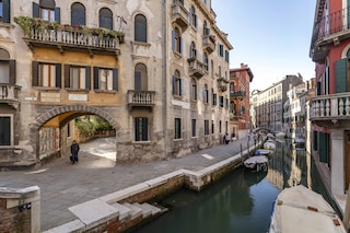 サンタ ルチア カナル ビュー バイ ワンダフル イタリー