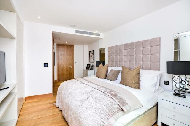 チャーミング 3 ベッドルーム アパートメント イン セントラル ロンドン