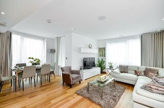 チャーミング 3 ベッドルーム アパートメント イン セントラル ロンドン