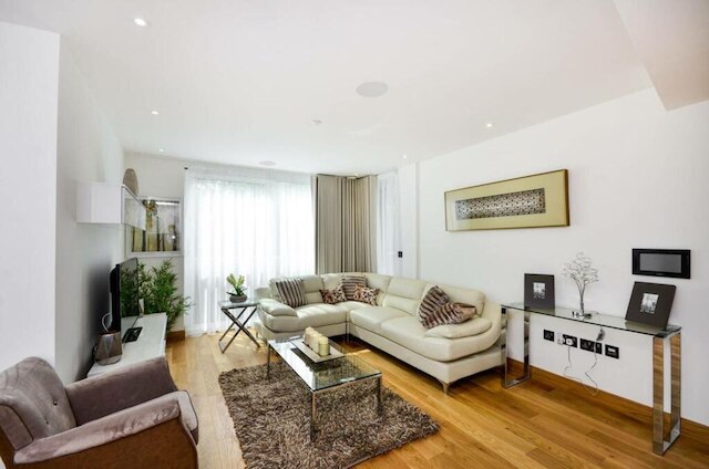 チャーミング 3 ベッドルーム アパートメント イン セントラル ロンドン