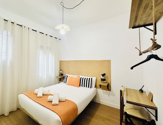 オーセンティック ブティック モンクロア