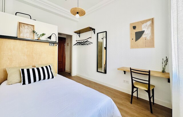 オーセンティック ブティック モンクロア