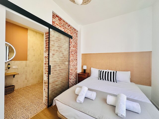 オーセンティック ブティック モンクロア