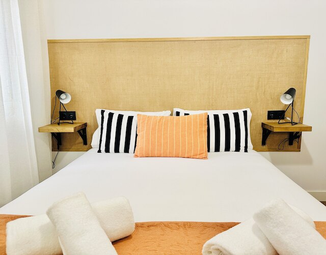 オーセンティック ブティック モンクロア