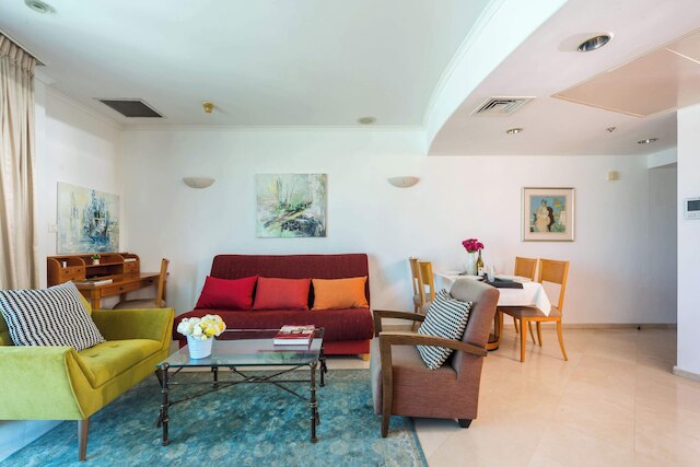 スタイリッシュ アパート バルコニー ビュー バイ シー アンド レント