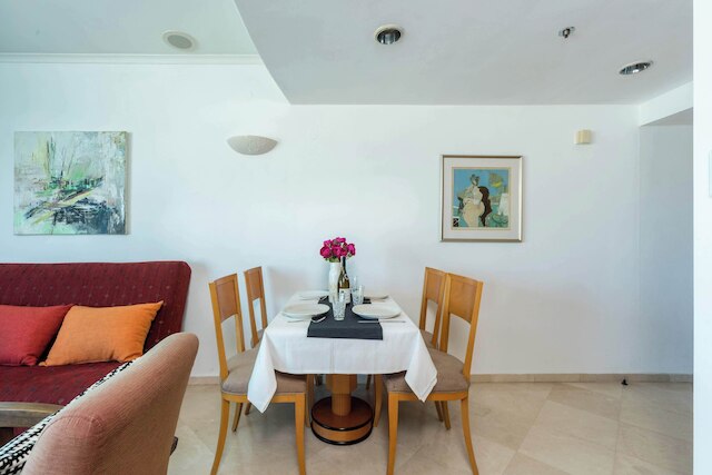 スタイリッシュ アパート バルコニー ビュー バイ シー アンド レント