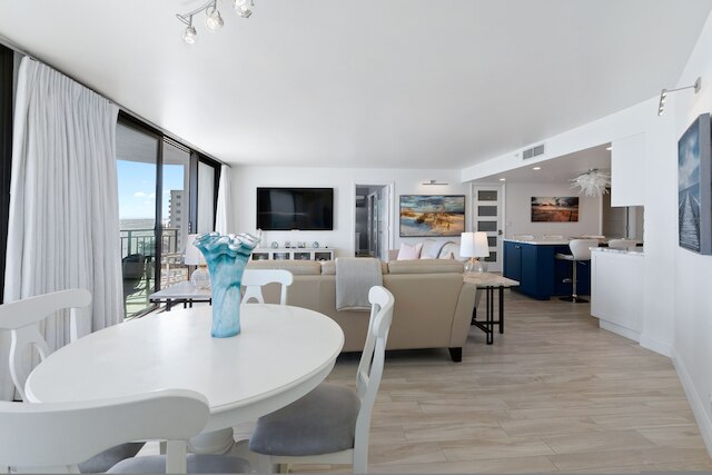 ビーチフロント 3 ベッド コンド デイトナビーチショアーズ FL