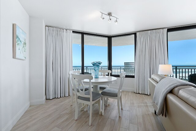 ビーチフロント 3 ベッド コンド デイトナビーチショアーズ FL