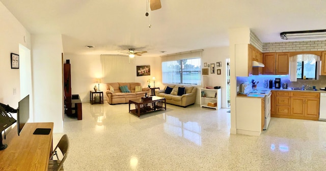 ビーチハウス 3 ベッド 2 バス イン オーモンドビーチ FL