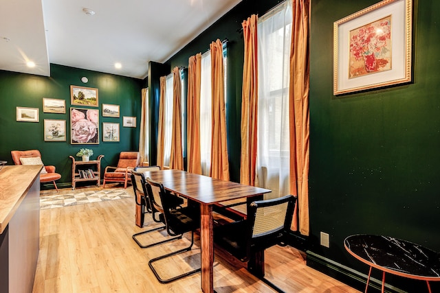 マジェスティック 3 ベッドルーム デザイナー アパートメント