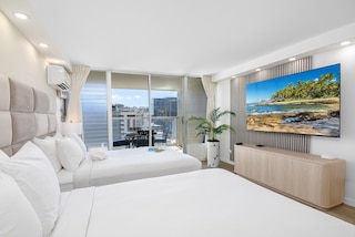 オーシャン アンド シティ ビューズ アット アイランド コロニー ニア ワイキキ ビーチ