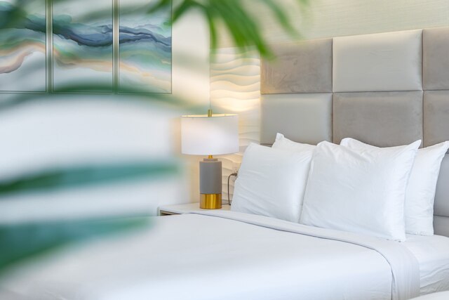 オーシャン アンド シティ ビューズ アット アイランド コロニー ニア ワイキキ ビーチ