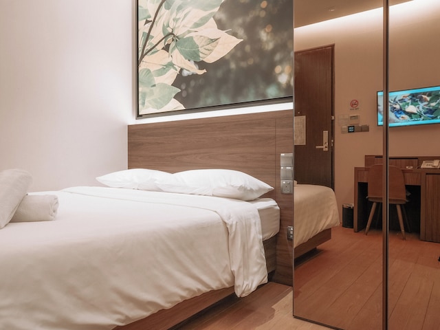 A オテル ブギス 11アワーズ ステイ フロム 8PM トゥ 9AM