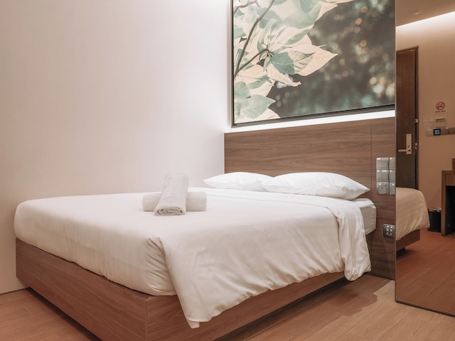 A オテル ブギス 11アワーズ ステイ フロム 8PM トゥ 9AM