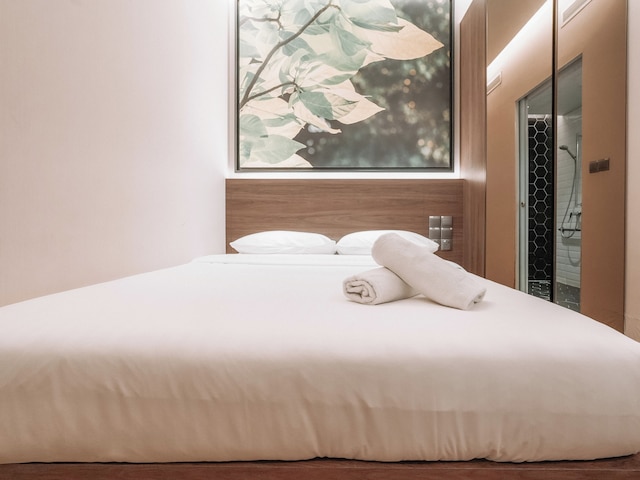 A オテル ブギス 11アワーズ ステイ フロム 8PM トゥ 9AM