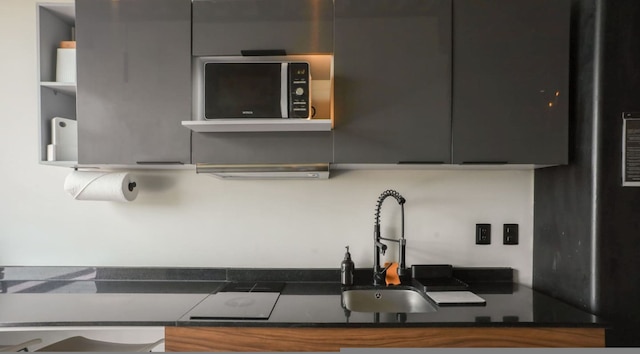 ザ ストライプド ロフト モダン エレガンス イン ア セントリック ロケーション