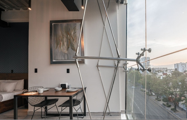 ザ スカイライン ロフト モダン コンフォート ウィズ スタニング シティ ビューズ