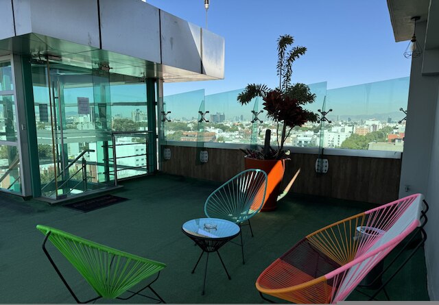 ザ フラミンゴ ルーフトップ スイート ユニーク デザイン イン ア セントリック ロケーション