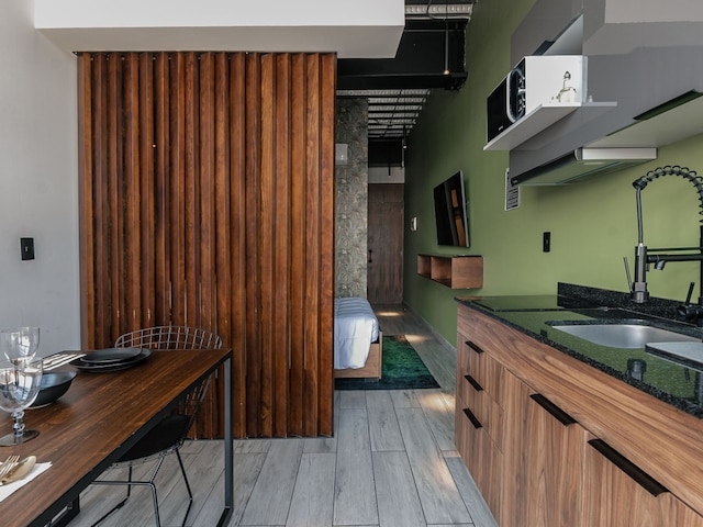 ザ ジャングル ロフト トロピカル コンフォート イン ア セントリック ロケーション ウィズ キッチン