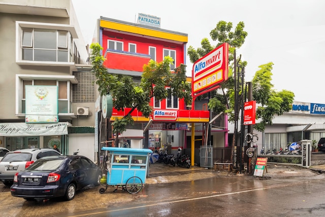 ホテル O リアウ ニア ゲドゥン サテ フォーマリー パトラディサ