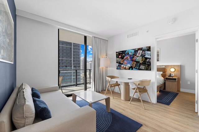 ラグジュアリー 2ベッドルーム パノラミック ビューズ ダウンタウン マイアミ