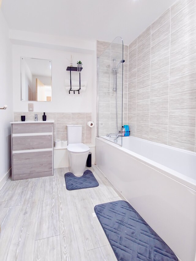 コージー 2 ベッドルーム 2 バス アパートメント ウィズ フリー パーキング