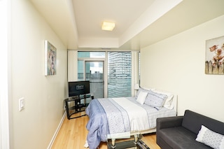 ザ フロント アパートメンツ