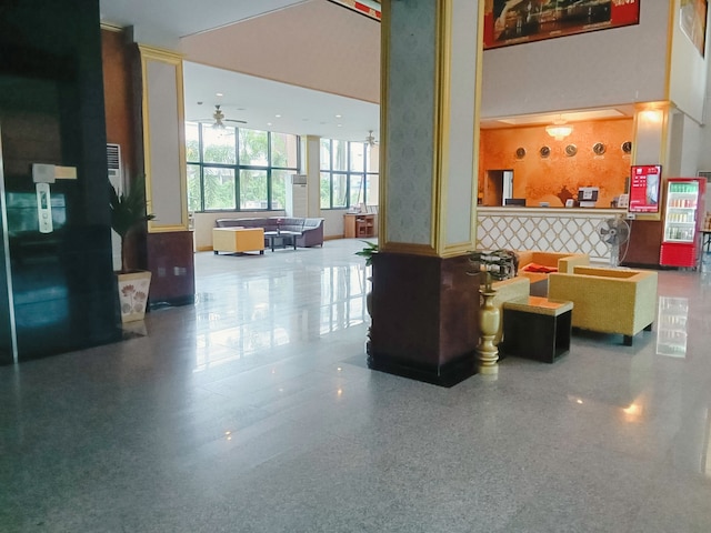 アンタイ ホリデー ホテル