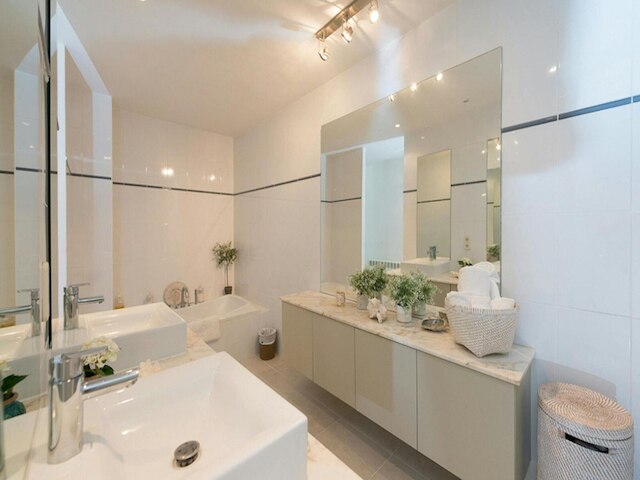 エクスクイジット ヴィラ ウィズ パーキングスペース