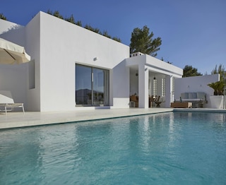 エクスクイジット ヴィラ ウィズ パーキングスペース