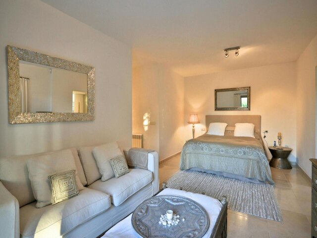 エクスクイジット ヴィラ ウィズ パーキングスペース