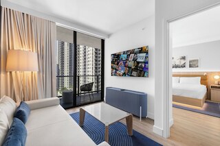 マイアミ ラグジュアリー 2ベッドルーム ウィズ パノラミック ビュー