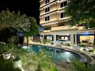 ホテル ザ グランド ショバ