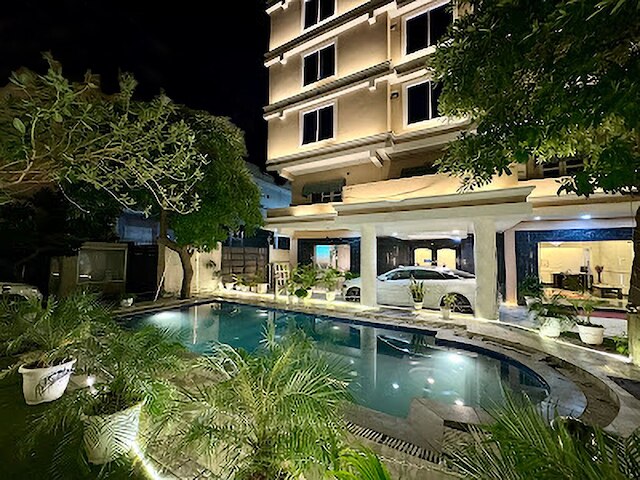 ホテル ザ グランド ショバ