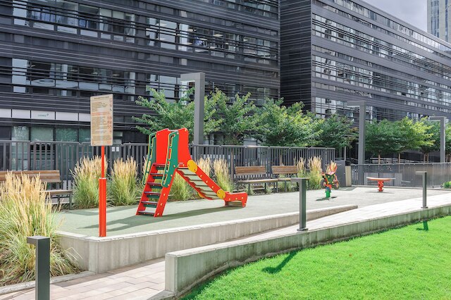 ルミナ スタイリッシュ アパート ウィズ バルコニー