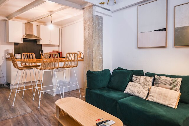 M Jam300 モデルノ イ エレガンテ ピソ エン アルグ ウムラ エル